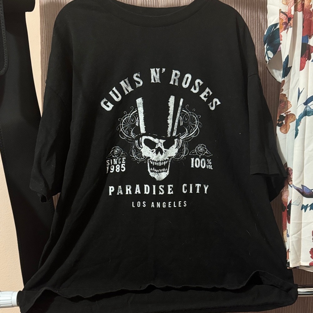 Guns N' Roses Black Short Sleeve Tee